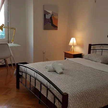 Apartamento Teal - Center, 4 Bd, 2 Bath