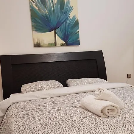 Teal - Center, 4 Bd, 2 Bath Atenas